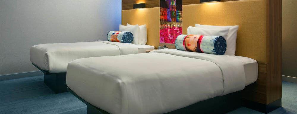 Hotel Aloft Brussels Schuman Extérieur photo