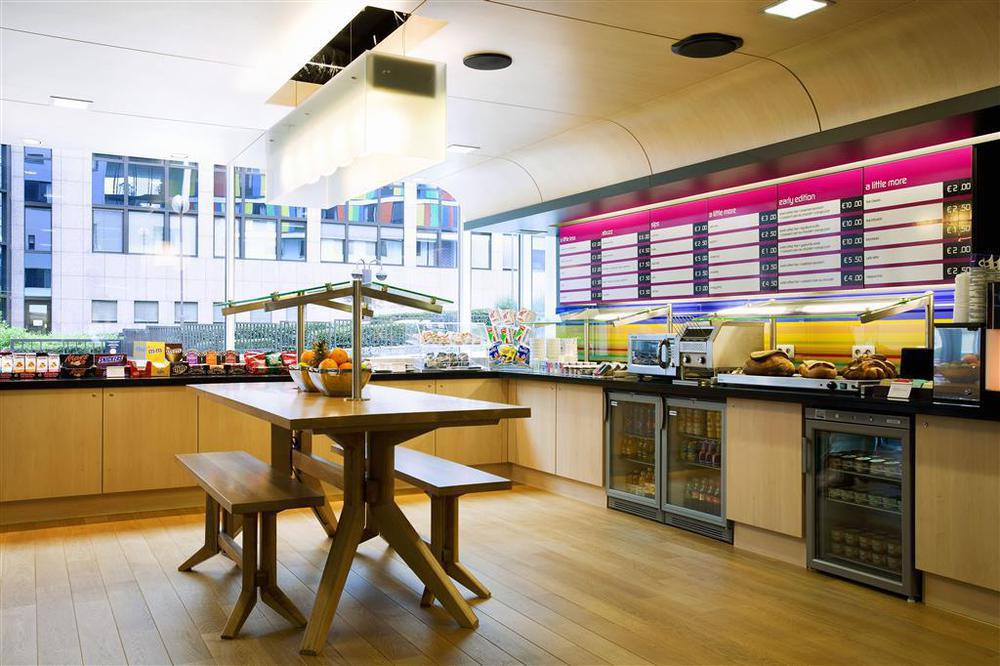 Hotel Aloft Brussels Schuman Restaurant photo