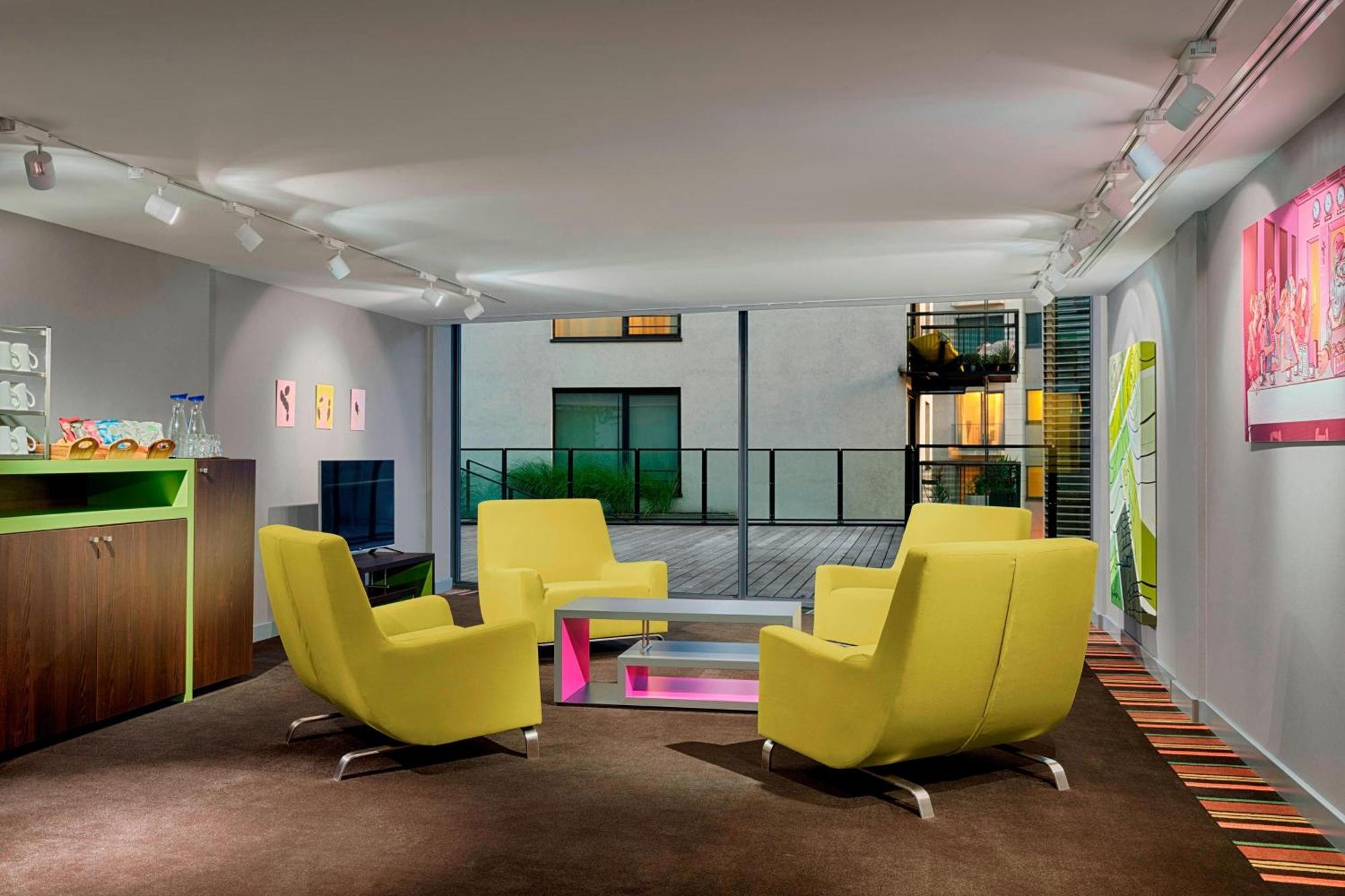 Hotel Aloft Brussels Schuman Extérieur photo