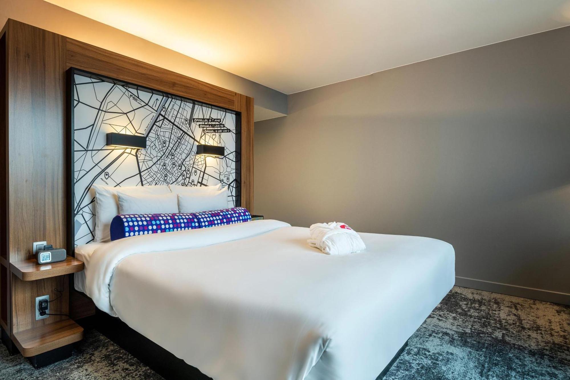 Hotel Aloft Brussels Schuman Extérieur photo