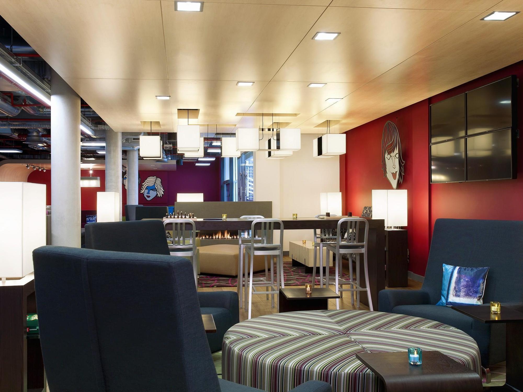 Hotel Aloft Brussels Schuman Extérieur photo