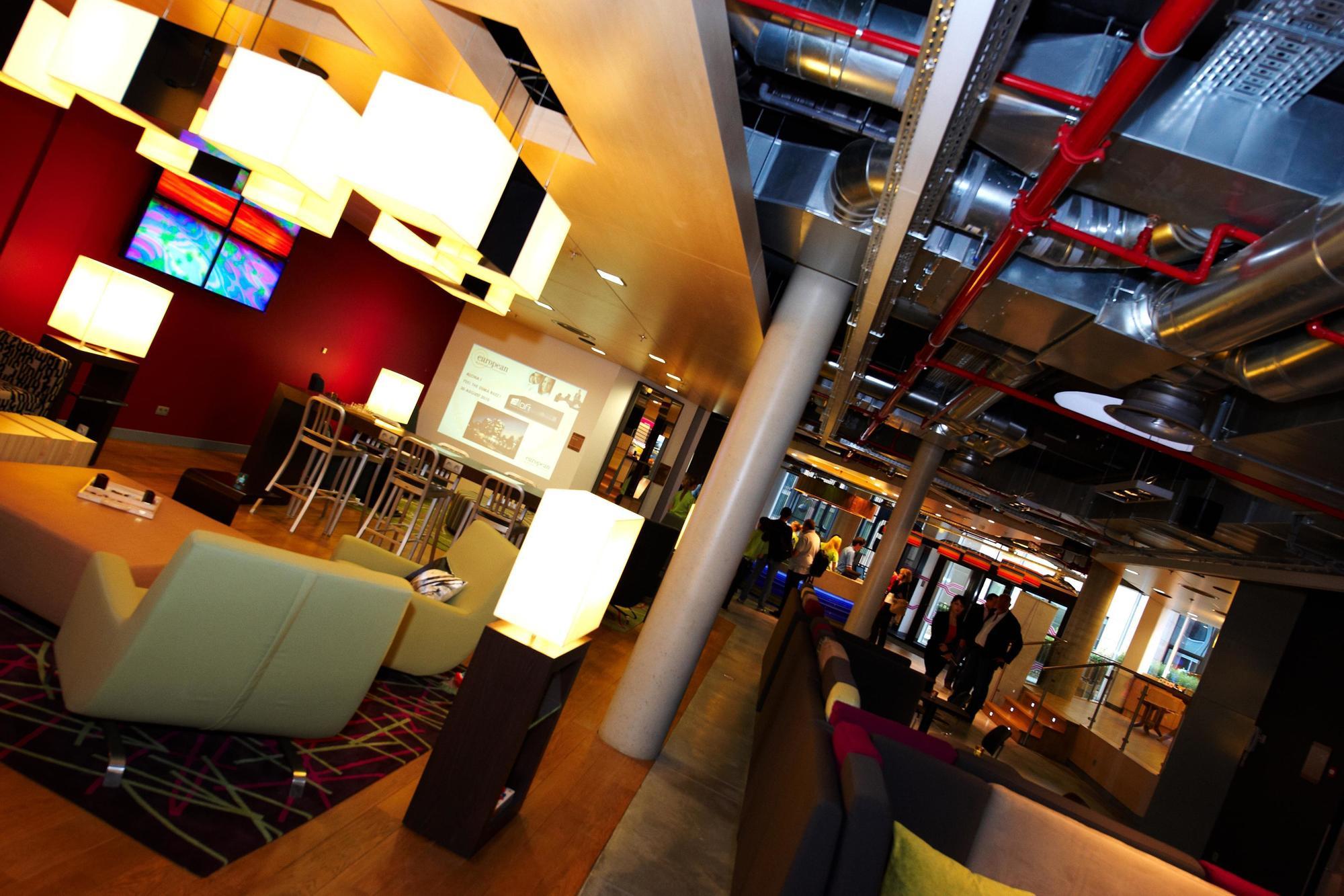 Hotel Aloft Brussels Schuman Extérieur photo