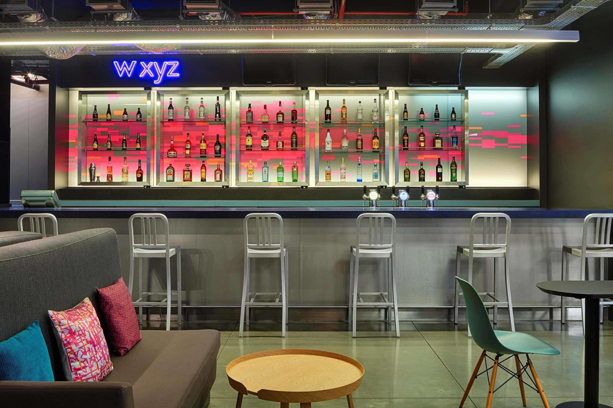 Hotel Aloft Brussels Schuman Extérieur photo